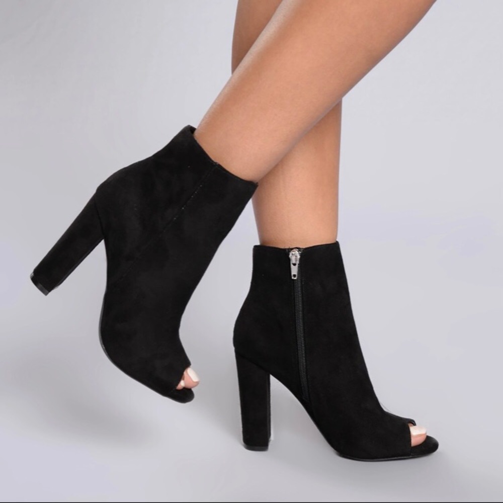 Fashion Nova “Nirvana heel” size 9